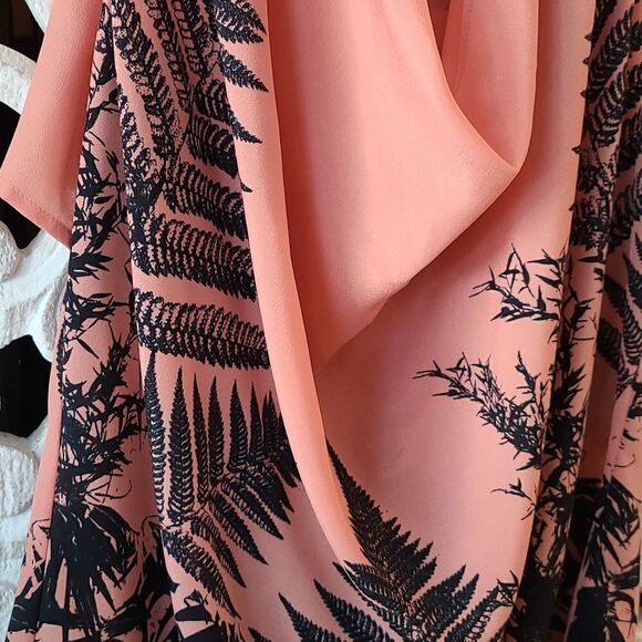 Robbi & Nikki women's top with open back detail size S - Picture 3 of 8